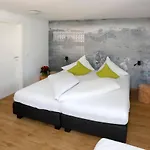 아파트 Ante Portas