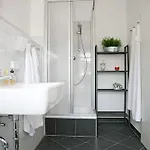 아파트 Ante Portas *